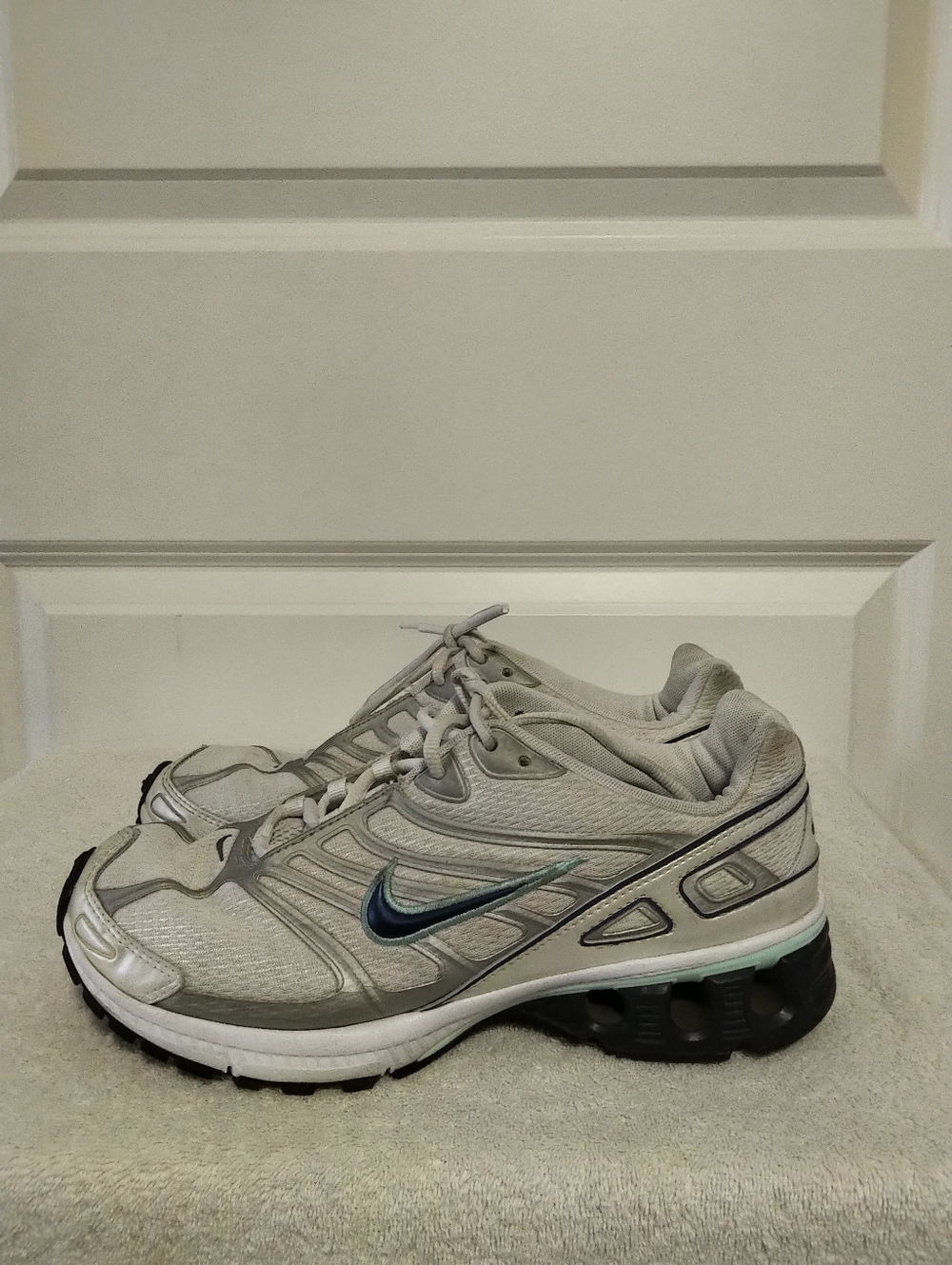 Nike Running Sneakers with Teal/Blue Swoosh